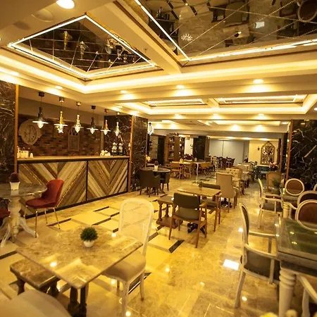 Lion Park & Hotel 4*