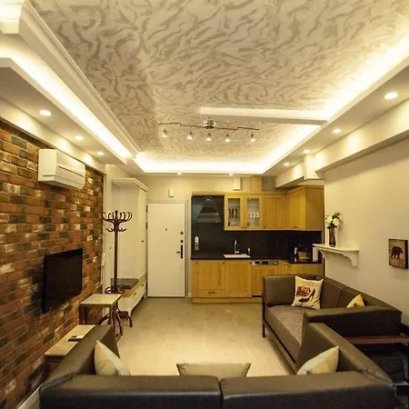 Otel Lion Park & 4*