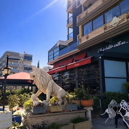 Lion Park & Hotel