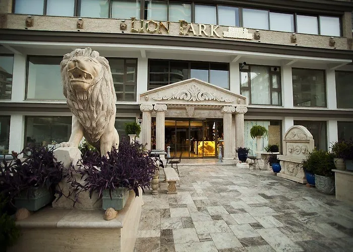Lion Park & 4* Aydin